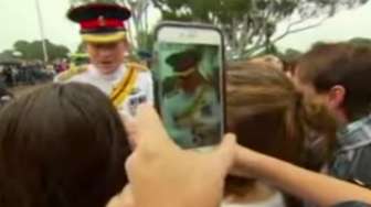 VIDEO: Apa Yah Rasanya Ditolak Selfie oleh Pangeran Harry