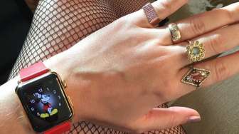 Yang Lain Baru Pre Order, Katy Perry Sudah Pamerkan Apple Watch