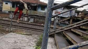 Jembatan Penyeberangan Rusak Parah