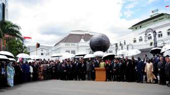 Peresmian Monumen KAA