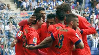 Tekuk Espanyol, Barca Jauhi Madrid