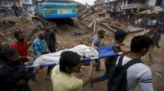 Kurang Kamar, RS Nepal Rawat Korban Gempa di Bawah Tenda