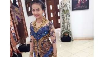 Pakai Kebaya Cantik, Vanessa Angel Siap Menikah?