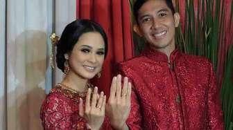 Suami Andien Canggung Diajak ke "Red Carpet"