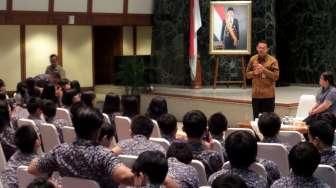 Ditanya Anak SD soal Banjir dan Cita-cita Kecil, Ini Jawaban Ahok