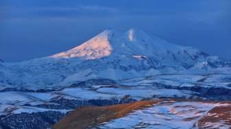 Bangga! Pendaki Perempuan Berusia 16 Tahun Siap Kibarkan Bendera Merah Putih di Gunung Elbrus Rusia