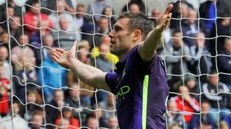 Pemain Manchester City James Milner merayakan golnya ke gawang Swansea City. Reuters / Rebecca Naden Livepic