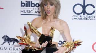 Taylor Swift Gondol 8 Penghargaan Sekaligus di BMA