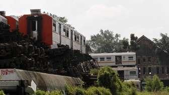 Bangkai Gerbong Kereta Api