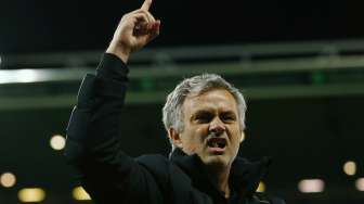 Reaksi manajer Chelsea Jose Mourinho saat timnya menghadapi West Brom (19/5) [Reuters/Eddie Keogh]