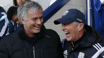 Tumbangkan Chelsea, Pulis Justru Puji Mourinho