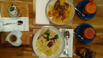 Melepas Penat di Kehangatan "Honey and Me Eatery"