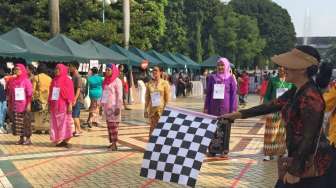 800 Perempuan Jalan Cepat Kenakan Kebaya, Pecahkan Rekor MURI