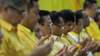 Ketua Umum Partai Golkar Munas Ancol Agung Laksono memberi sambutan saat membuka acara Konsolidasi dan Musda Partai Golkar Kabupaten/Kota se-Provinsi DKI Jakarta (Suara.com/ Oke Atmadja)