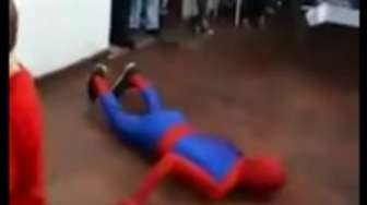 Heboh Spiderman Ngamuk di Toko, Enam Orang Terluka