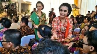 Calon Besan Jokowi Jualan Cendol, Dibayar Pakai Pecahan Genteng