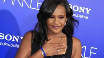 Pemakaman Gaduh, Sepupu Bobbi Kristina Diusir