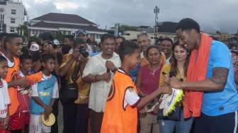 Punggawa Der Oranje Latih Anak-anak Ambon