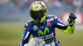 Reaksi pebalap Yamaha Valentino Rossi usai meraih pole position MotoGP Belanda. Reuters/Michael Kooren