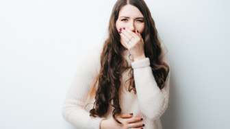 Ketahui 3 Cara Menghilangkan Rasa Pahit di Mulut saat Sakit dengan Bahan Alami