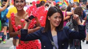 Aming Ikut Parade Gay, Nuri Maulida Melahirkan