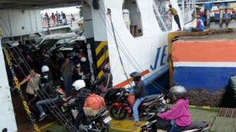 Ulah Calo Rapid Test Antigen di Pelabuhan Gilimanuk Bali Menggangu Pengguna Jalan