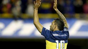 Maradona dan Fans Boca Juniors Sambut Tevez