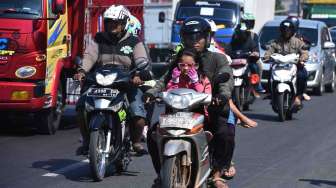 Pemudik Bersepeda Motor Mulai Ramai Lintasi Wilayah Karawang