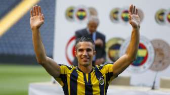 Resmi Gabung Fenerbahce, Ini Janji Van Persie