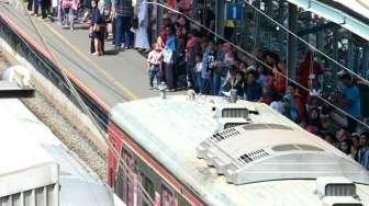 Longsor di Bogor Teratasi, Tapi Penumpang Jangan Paksa Masuk KRL