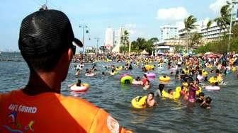 Sistem Parkir Terpusat di Ancol Dikeluhkan Pengunjung