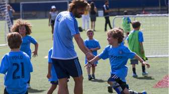 Andrea Pirlo diperkenalkan secara resmi sebagai pemain New York City FC (24/7) [Reuters/Mike Segar]