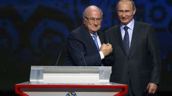 Putin: Blatter Pantas Dapat Nobel