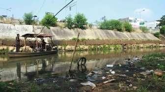 Sungai Ciliwung Mengering