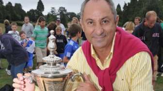 Ossie Ardiles, Legenda Spurs dan Gaya Lima Penyerangnya yang Aneh