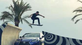 Video: Rasakan Sensasi Melayang bersama Skateboard Terbang Lexus