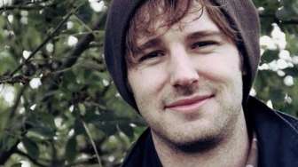 Gitaris Owl City Diadili karena Hubungan Seks di Bawah Umur