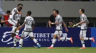 Pemain Juve rayakan gol Paulo Dybala ke gawang Lazio (8/8) [Reuters/Aly Song]