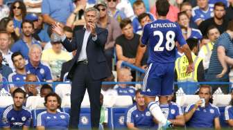 Reaksi manajer Chelsea Jose Mourinho saat timnya menghadapi Swansea City (9/8) [Reuters/John Sibley]