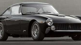 Adam Levine Lelang Ferrari 250GT Miliknya