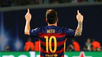 "Barcelona Punya 10 Pemain dan 1 Alien"