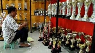Penjualan Piala Meningkat