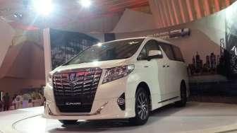 Toyota Tampilkan Mobil Hybrid dan Hidrogen