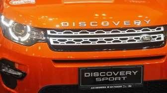 PT Grandauto Dinamika meluncurkan satu model baru yakni New Land Rover Discovery Sport, di ajang GIIAS 2015, Tangerang, Banten, Jumat (21/8/2015). [Suara.com/Kurniawan Mas&#039;ud]