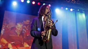 Ardhito Pramono Sukses Buka Konser Kenny G di Jakarta