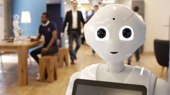 Serang Robot, Kakek 60 Tahun Ditahan Polisi