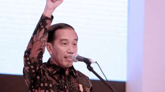 Jokowi Kurban Sapi 1,250 Ton di Masjid Al Akbar