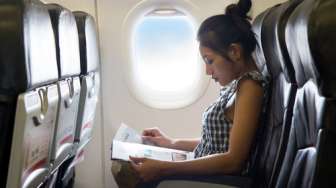 Syok, Perempuan Ini Tiba-tiba Dikirimi Foto Tak Senonoh di Dalam Pesawat