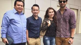 Peluk Shaheer di Polda Metro, Ayu Ting Ting: Senenglah!