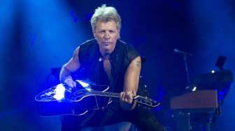 Penampilan Jon Bon Jovi, Jumat (11/9/2015) di Stadion Utama GBK, Senayan Jakarta. (Antara)